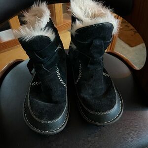 SOREL Tootega Black Suede/Sherpa Lined Winter Boots - Waterproof